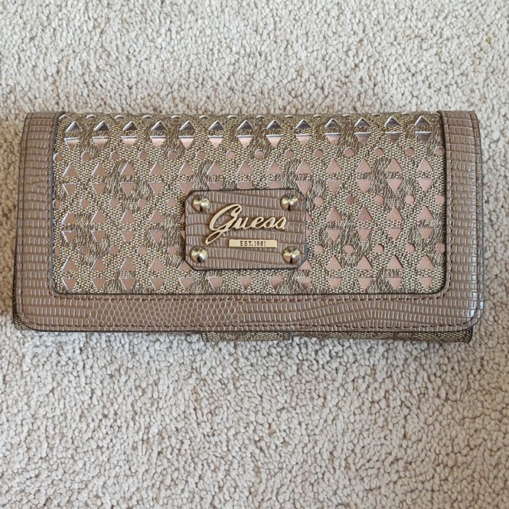 COPY - Guess wallet   great for holding cards and phone